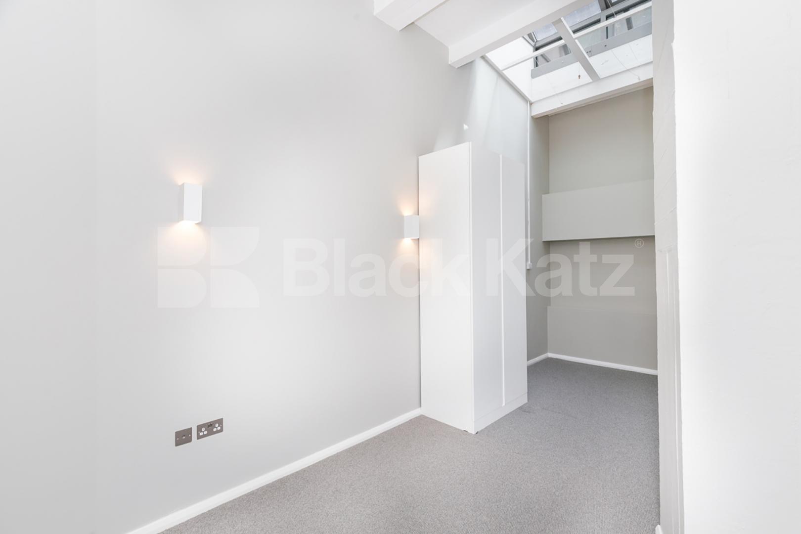 Stunning three bedroom warehouse apartment offering loft style features  Eagle House - Eagle Wharf Road, Old Street - Shoreditch Park